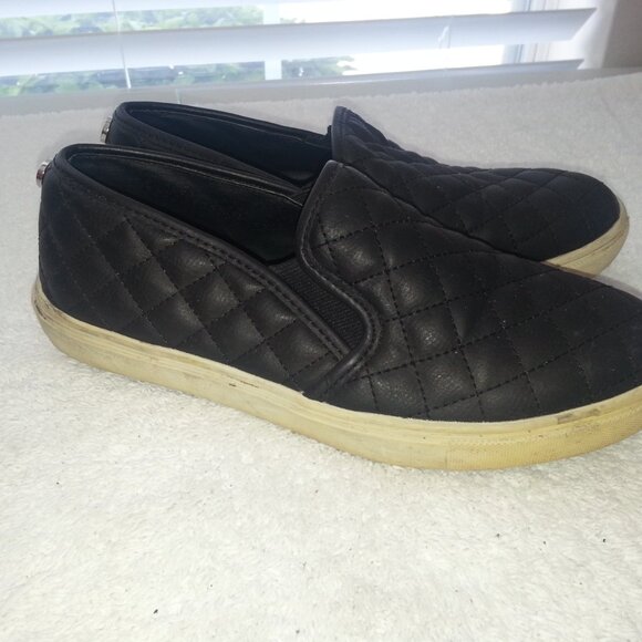 Steve Madden Black Quilt Casual Shoes Worn - Picture 4 of 8